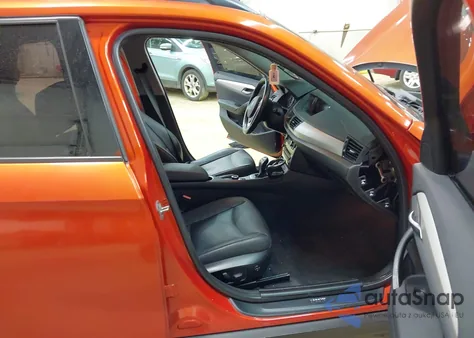 2015 BMW X1 Sdrive28I из США, поврежденный, VIN WBAVM1C59FV317825